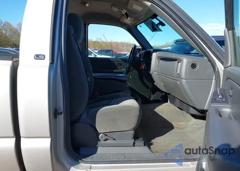 2004 Chevrolet Silverado 1500 Ls z USA, uszkodzony, nr VIN 1GCEC14TX4Z173078